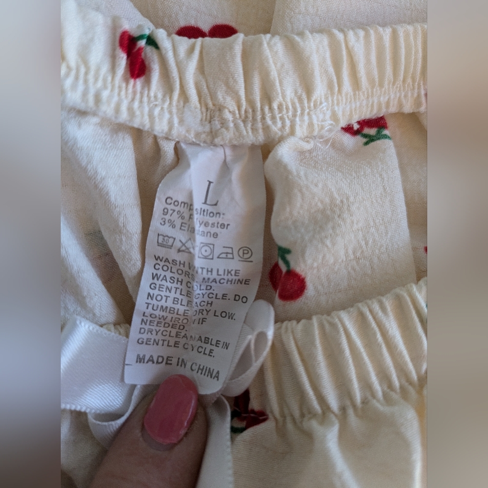 Composition Women's Cherries Print Pajamas Set- Size Large - Picture 8 of 8